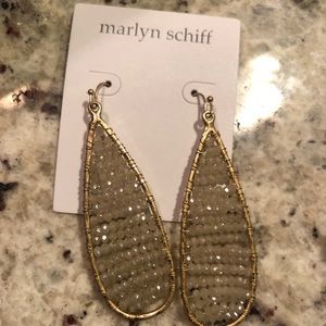 maryln schiff never been worn dangle earrings